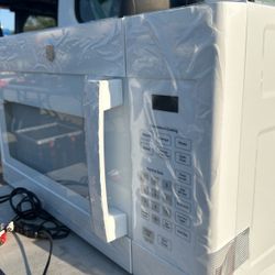 GE Brand New Microwave Newer Used 