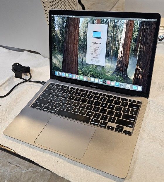 Apple MacBook Air 13 Inch Retina. 😍 i7