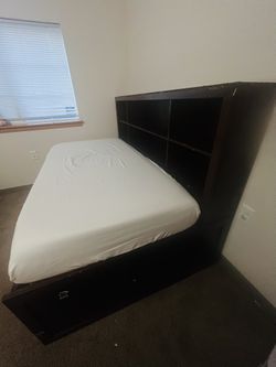 Es Una Cama Pequeño Para Una Persona No Se Vende