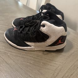 Boy Jordan shoes size 1.5