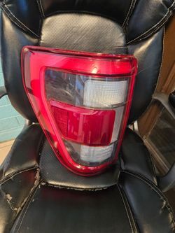 Ford F150  Raptor  tail light  driver  21 to 23