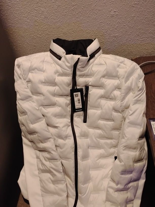 Here’s a polished OfferUp ad you can use for your jacket:


---

Title: 🧥 Brand New Murano Puffer Jacket (Men’s Medium) 