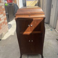 Antique Victrola 