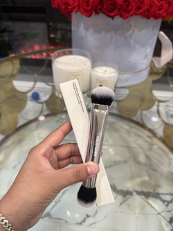 HAUS LABS BY LADY GAGA
Dual-Ended Multi-Purpose Brush FIRM PRICE brush