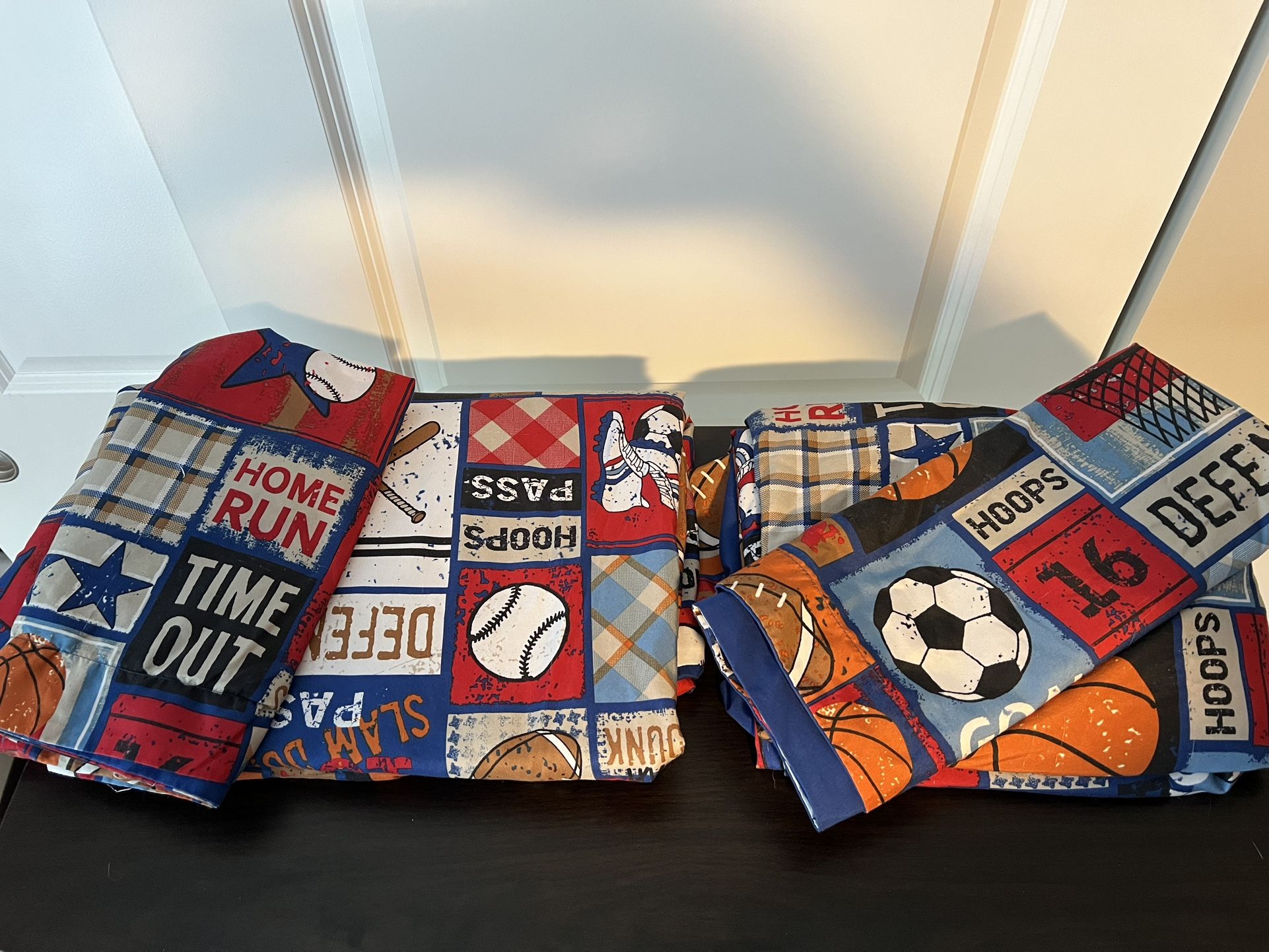 2 Twin Sports Themed Duvets Each With A Sham
