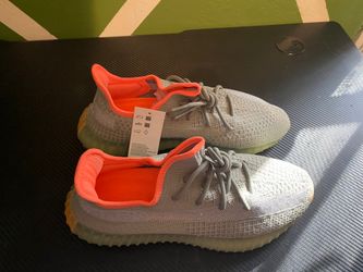 Yeezy 350 Desert Sage Size 11