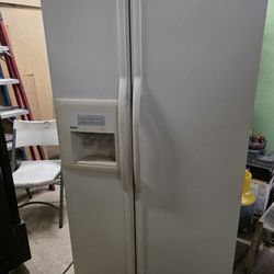 Kenmore Elite 25 Cubic Feet White Side By Side REFRIGERATOR 
