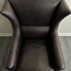 Leather chair 