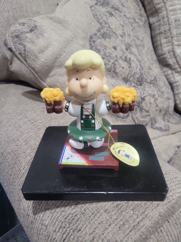 Peanut Charlie Brown Rootbeer Meister Lucy Westland Gifeware Collection 5 Inch Figure/26 Total Figures