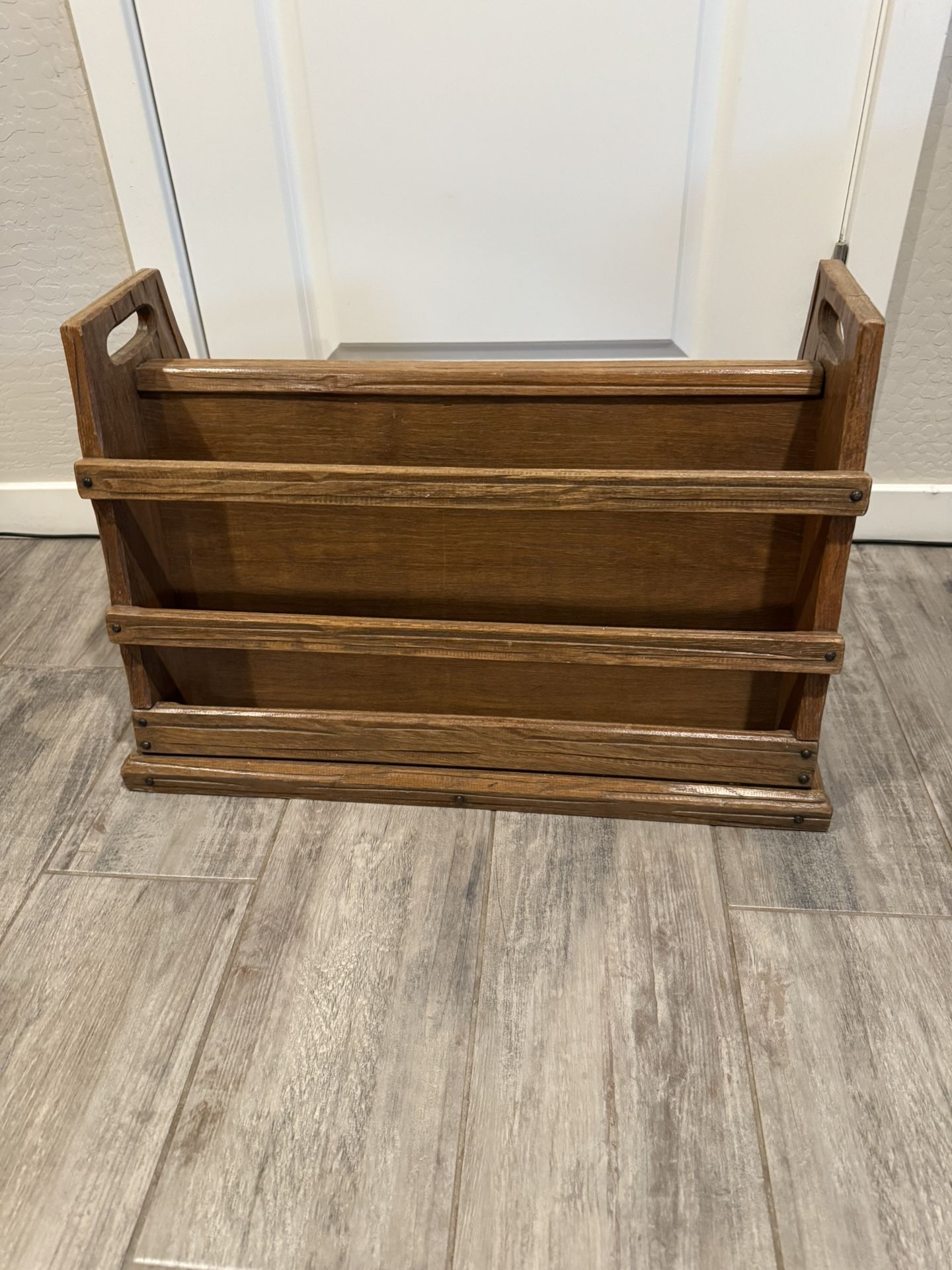 Beautiful Brandt Ranch Oak Magazine Book Stand