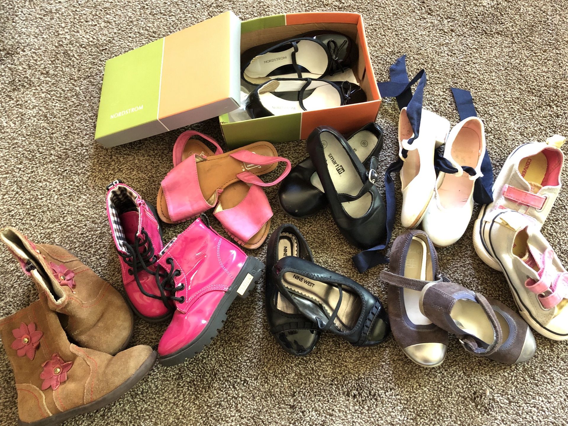 Girls shoes 8.5-10 toddler