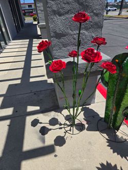 Rosa roja  adorno ($95) el grande