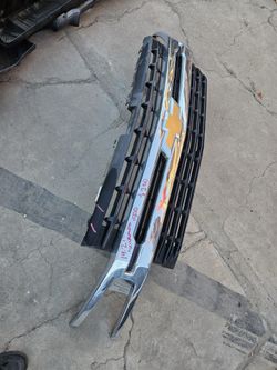 Chevy Silverado 1500 grille Oem