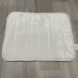 Brand New Very Soft Bathmat