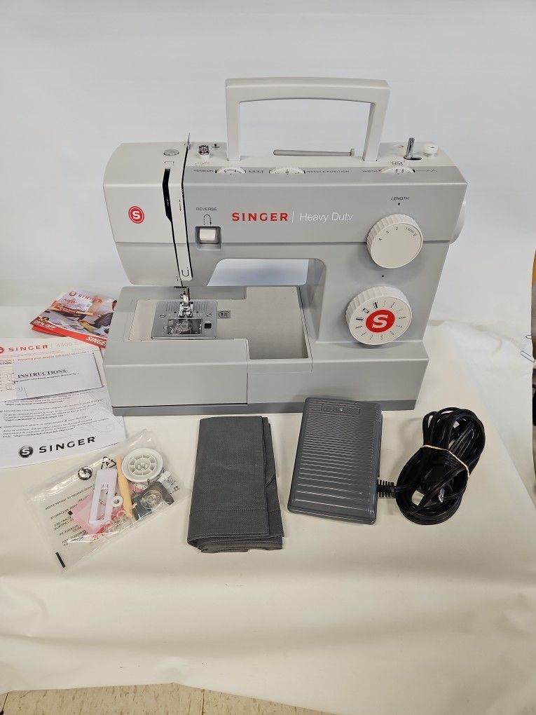 Singer 4411 Heavy Duty Sewing Machine With Accessory Kit 803380-1