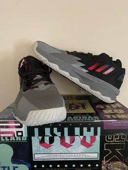 Adidas Dame 8