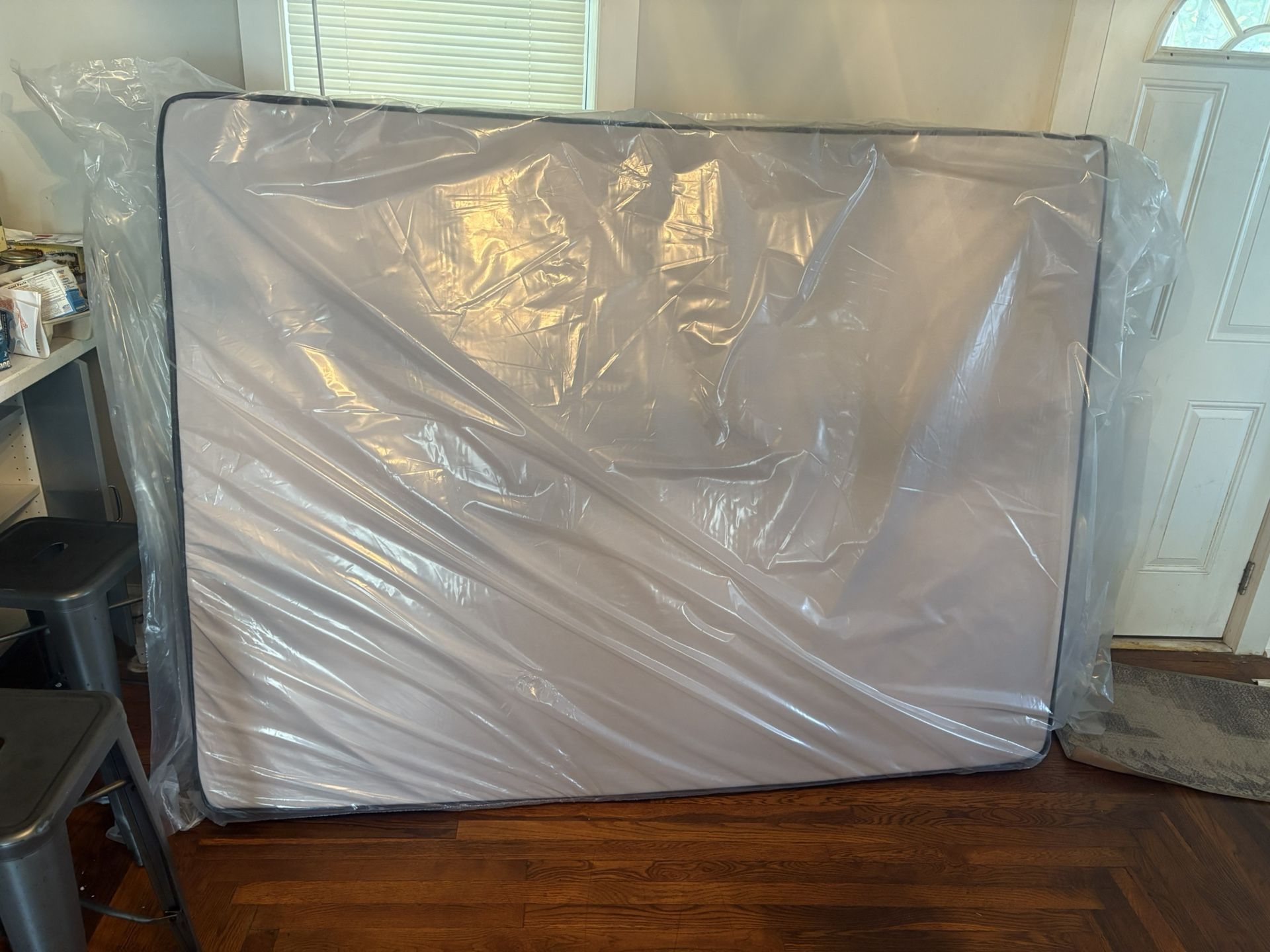 Serta Sleeper Plush , Queen Size Mattress