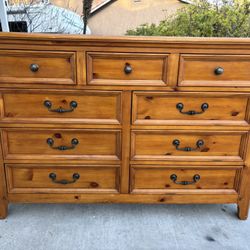 Solid Wood 9 Drawer Dresser Chest of Drawers Furniture 