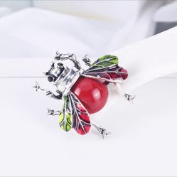 Yalych Korean Version Of A Fashion Personality Aoooy Dripping Bee Brooch 