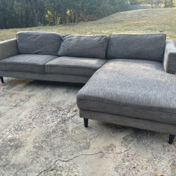 *FREE DELIVERY* Living Spaces Cosmos Gray Sectional 112” 