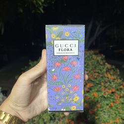 Gucci Flora purple