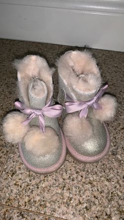 Uggs size 6 new