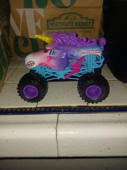 Monster Jam Sparkle Smash 1:24 scale toy