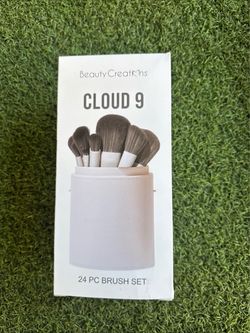 Beauty Creations Cloud 9 24-Piece Brush Set