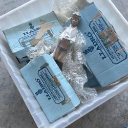 Box of 8 Authentic Lladro Pieces