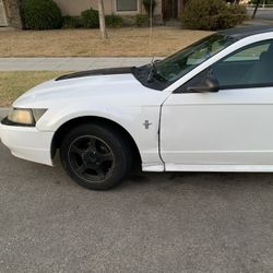 2004 Ford Mustang
