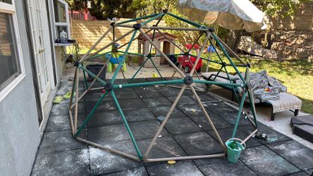 Kids Lifetime Climbing Dome Jungle Gym 5 feet