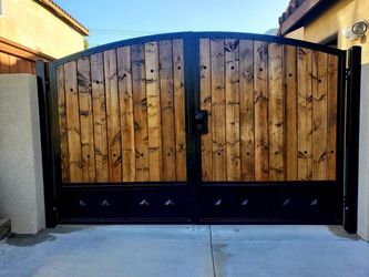 Metal Gates And Doors 