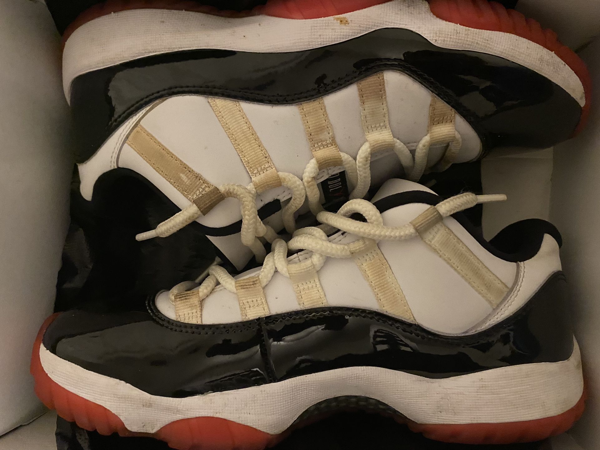 Jordan 11 Retro Low Concord Bred