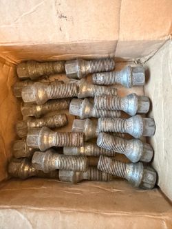 Mercedes Benz factory lug stud M14x1.5 R14
