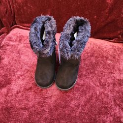 BOOTS Youth Size 6