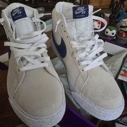 Nike Sneakers 