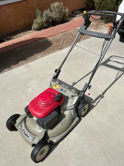 Lawn Mower - Honda Harmony Self Propelled