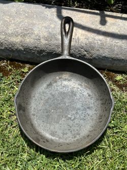 Vintage Cast Iron Skillet 5B With Heat Ring