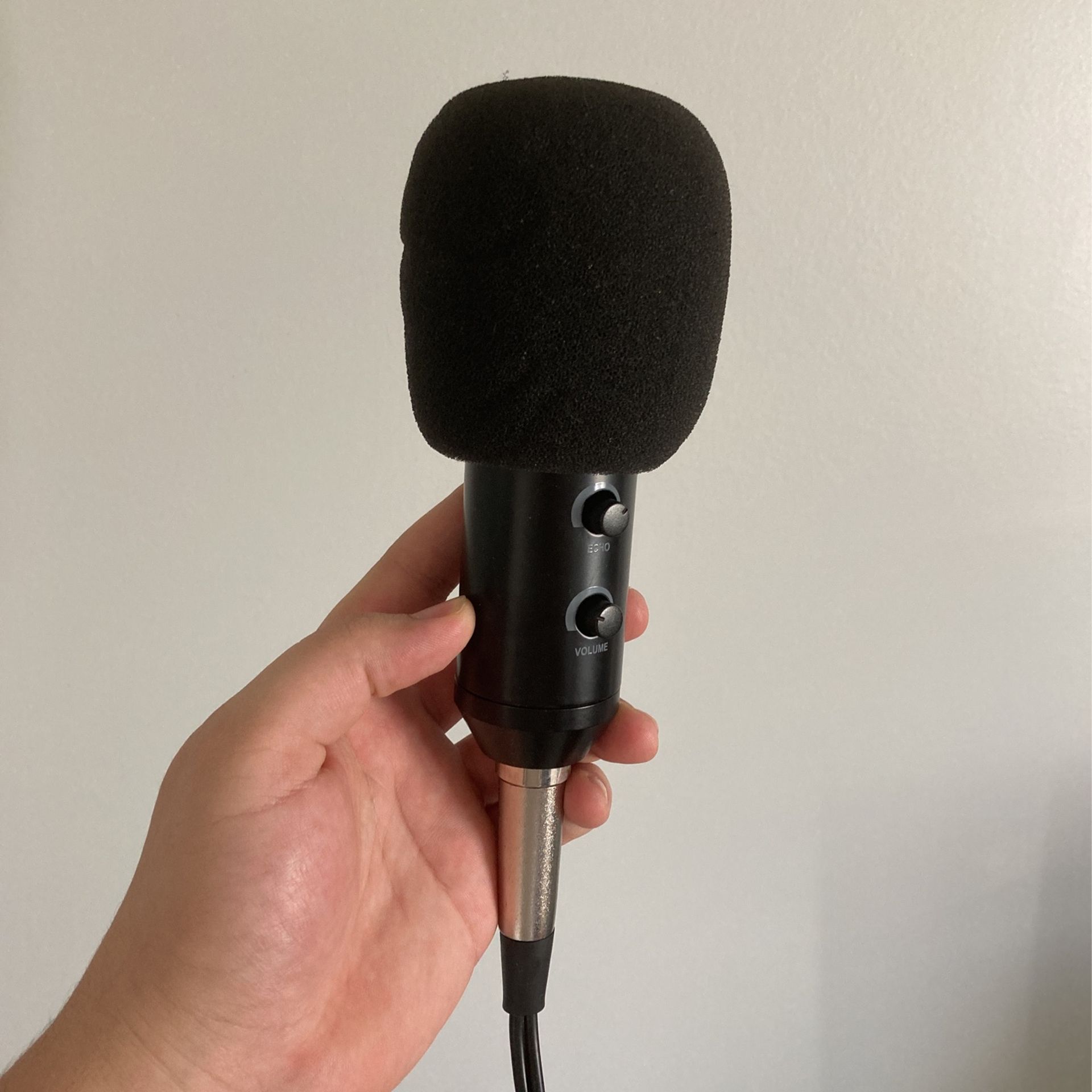 Microphone and stand