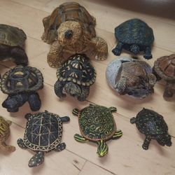Vintage & Collectible Miniature Turtle Figurines Assorted Set 14 mixed materials