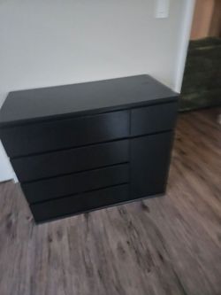 5 drawer black dresser