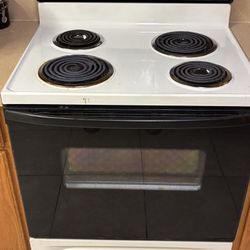 Range - Electric - Great Working Condition - $50