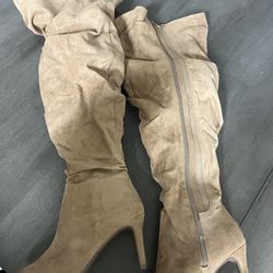 Beautiful Torrid Camel Knee High Stiletto Boots Size 8.5 WW