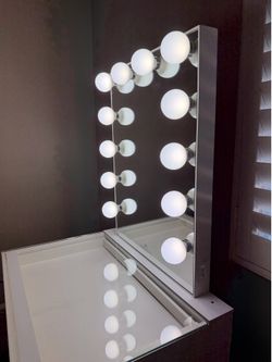 Impressions Vanity