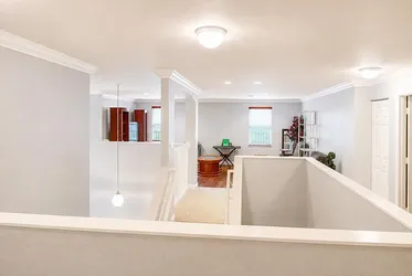 Round table loft