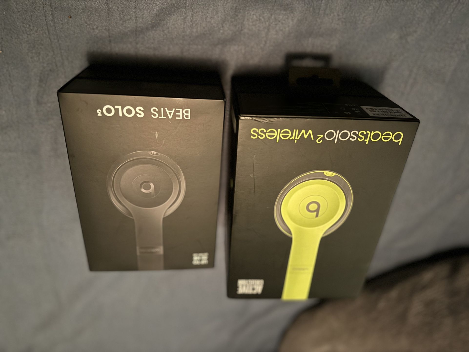 Selling 2 Pairs Of Wirless Beats Solo 3 And Solo2 in Great Conditions Both $180 
