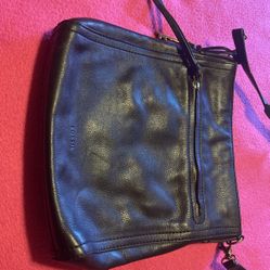 Very Pretty Crossbody Black Leather Big And Spacious Fossil Purse 