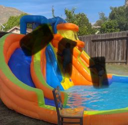 Inflatable water slide