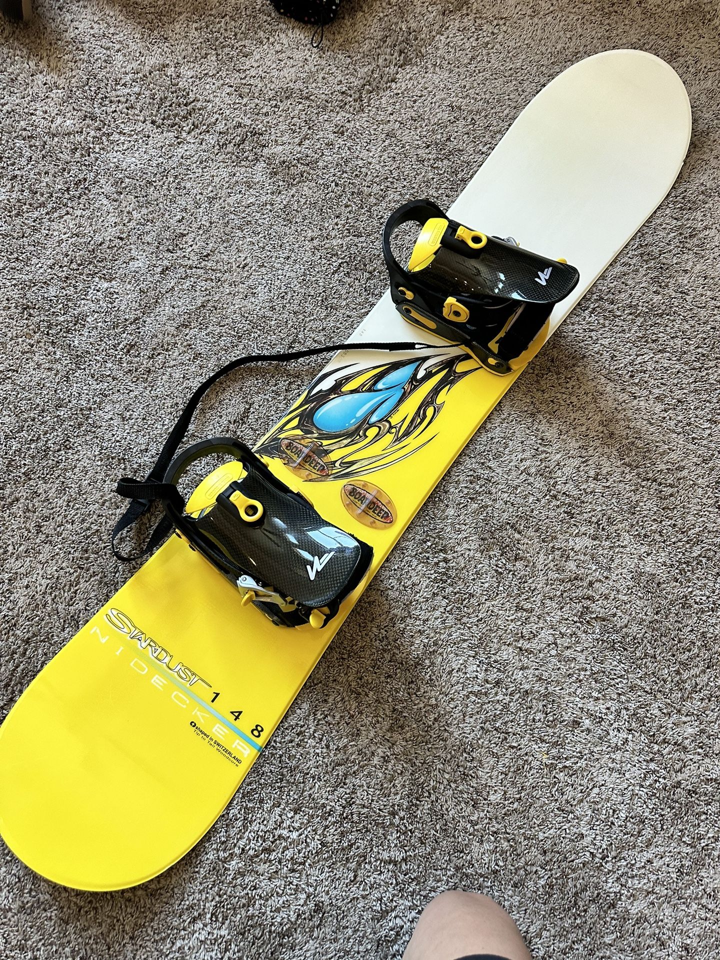 Nidecker Stardust 148 cm snowboard with NiDecker bindings and snowboard gear for the family