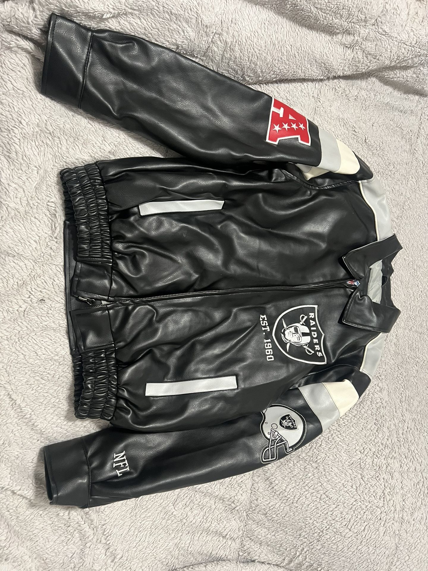 Oakland Raiders leather jacket, a vintage Style